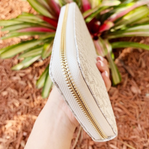 👜💕Michel Kors Large Wallet - Picture 5 of 8